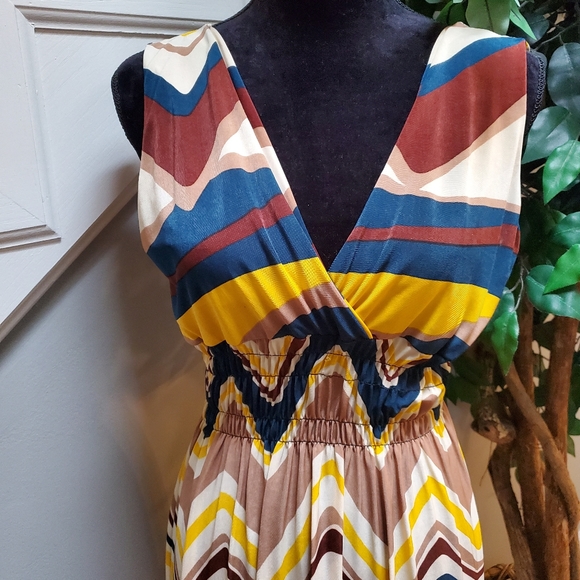 Romantic Sini Multicolored Maxi Dress - Picture 3 of 6